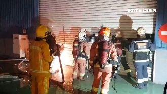 台北港物流剛下班　倉儲起火燒3新車