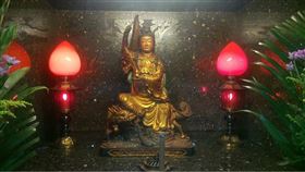 ▲九天玄女娘娘手持寶劍及葫蘆。（圖／翻攝九天玄女娘娘弘揚協會粉絲專頁）