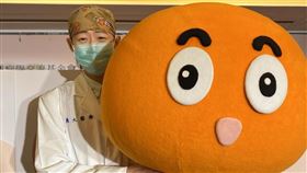 李周憲醫師大3時確診罹患血癌，曾放棄求生念頭，最後靠著治療、親友陪伴及心理諮商，重燃求生意志，迄今成功抗癌超過15年。（圖／記者簡浩正攝影）