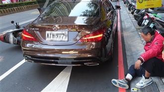 騎士被車門擊落70次！警追邪惡真相