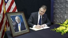 美國總統拜登今日提名中日文流利、外交資歷豐富的康達出任國務院亞太助卿，圖／美聯社／達志影像