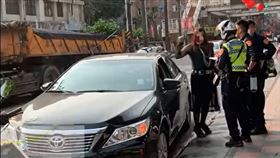 新北市,汐止,違停,壯碩婦人,違停