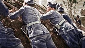 蘇聯 軍人
https://www.flickr.com/photos/cassowaryprods/36967905510/in/photolist-YjJbnd-V5ebMD-V8faA3-5vnRFk-TZVrK4-61Zpn8-UeMk38-Vd7bLo-U2hppf-Vu3YTo-2bDX5qP-stPGNG-rYDFWF-rt55fz-re6uAh-qKHDjd-qEmhRv-bn8c