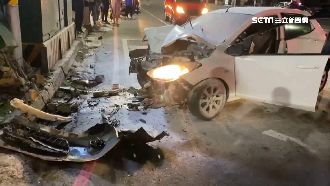 轎車搶快釀禍　高雄女騎士遭撞飛重傷