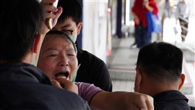 民眾黨台北市黨部成立，一婦人鬧場（圖／記者劉懿萱攝影）