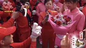 ▲四媽祖南巡成就佳話，武轎班成員向仙女班求婚。（圖／翻攝桃園龍德宮四媽祖官方臉書）