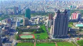 591實價登錄平台分析，2020年捷運站點周邊房價漲幅冠軍是高雄紅線凹子底站，漲幅達45%。圖為凹子底站旁商業區。（高市府提供）