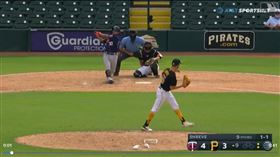 ▲林子偉砲轟左投，陽春砲飛出球場。（圖／翻攝自MLB官網）