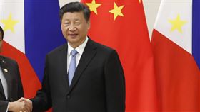 菲律賓：中國逾越南海紅線就宣戰菲律賓外交部長凱耶塔諾28日表示，杜特蒂總統已經針對南海問題劃出了紅線；如果北京逾越，菲律賓就會宣戰，並指杜特蒂曾向中國國家主席習近平表明主權。圖為杜、習二人4月10日在博鰲論壇會面。（中新社提供）中央社　107年5月29日