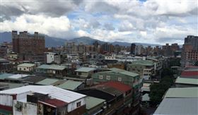 房仲業者指出，六都去年公寓房價相較2019年全面齊揚，其中，因台南市受惠南科等話題，漲勢最驚人，年成長幅度達21.5%。（中央社檔案照片）