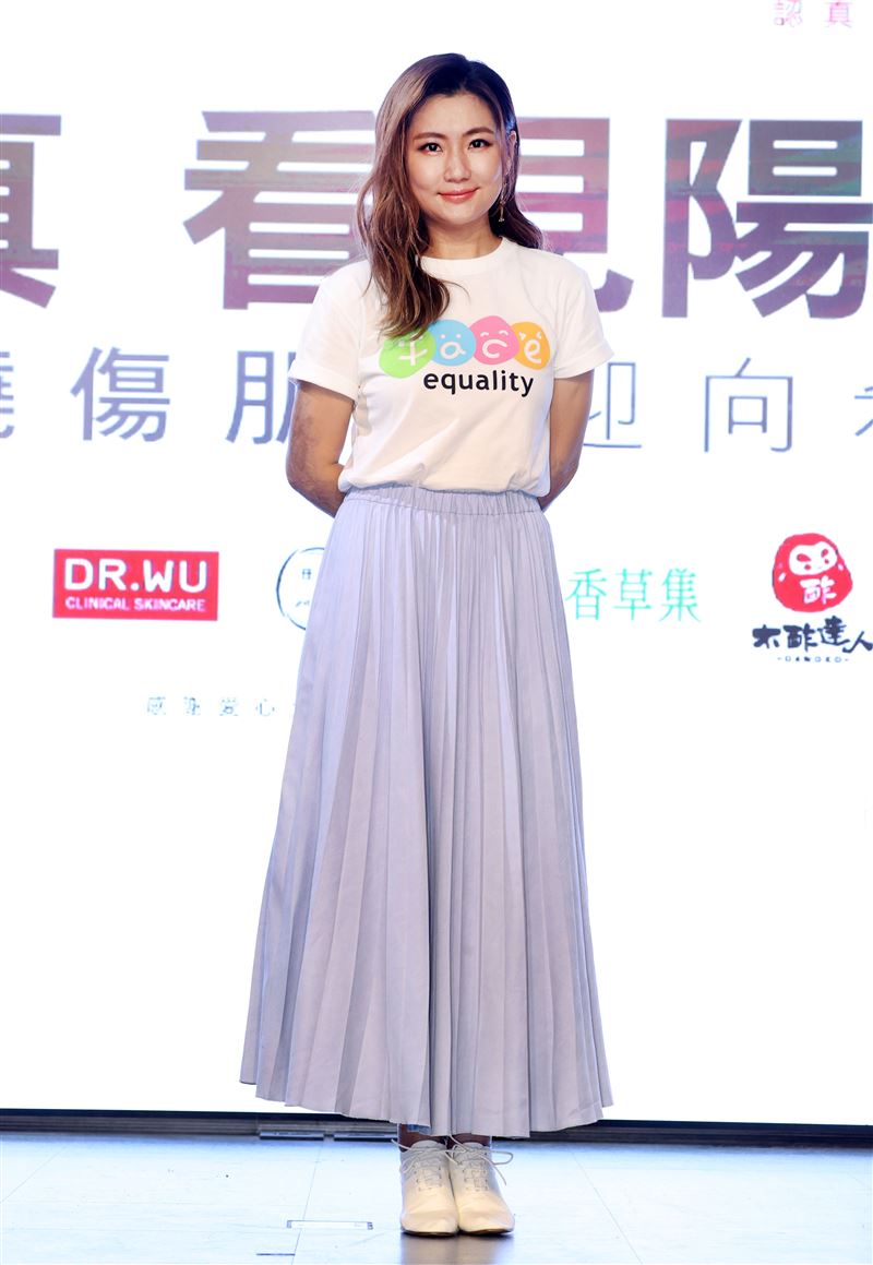 任家萱Selina為陽光基金會募款，助燒傷者重返人生舞台。（記者邱榮吉/攝影）