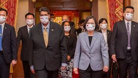 蔡英文、惠恕仁（總統府提供）