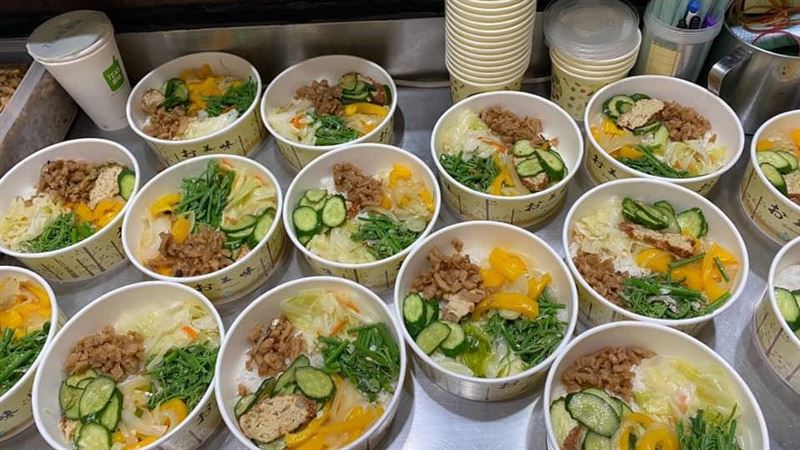 遭同業嗆夾菜大方點　老闆氣炸反擊