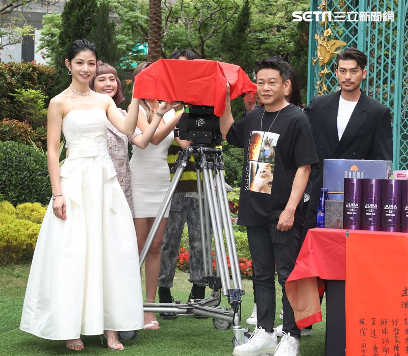 演員李康生、李千那出席「山中森林」開鏡儀式。（記者邱榮吉/攝影）