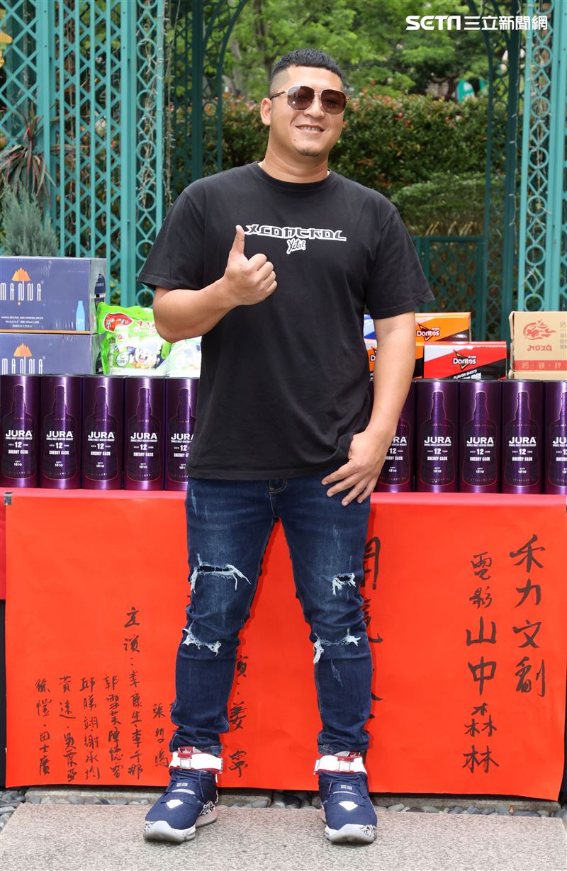 演員草爺出席「山中森林」開鏡儀式。（記者邱榮吉/攝影）