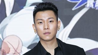 與女友甜蜜被拍　瘦子無預警曝大喜訊