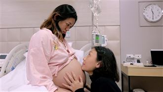 「兩個媽媽」求子難!淚吐挨429針
