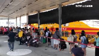 琉球船班湧人潮　清明連假搶先開始