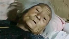 ▲中國微信廣泛流傳老婦人在家等死的影片。（圖／翻攝自微信）