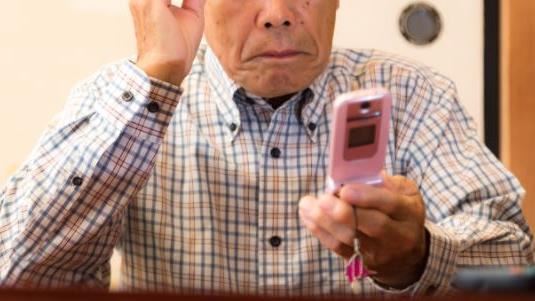 狂傳訊騷擾女鄰　色翁：誰叫她要洗澡