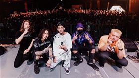 謎路人/翻攝自謎路人臉書