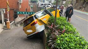 台北,北投,計程車,泉源路,斜坡,邊坡（圖／翻攝畫面）