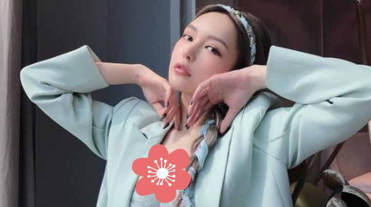 周揚青曬透視馬甲照　深U事業線見客