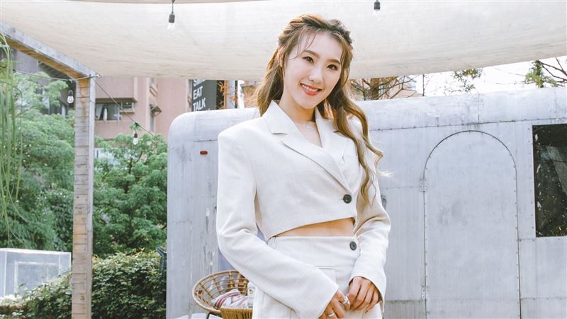 大咖秀／謝金晶練國標重撞地板留陰影