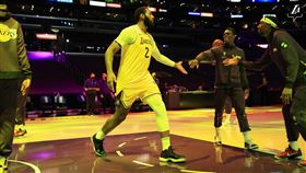 ▲卓蒙德（Andre Drummond）湖人首戰傷退。（圖／翻攝自湖人推特）