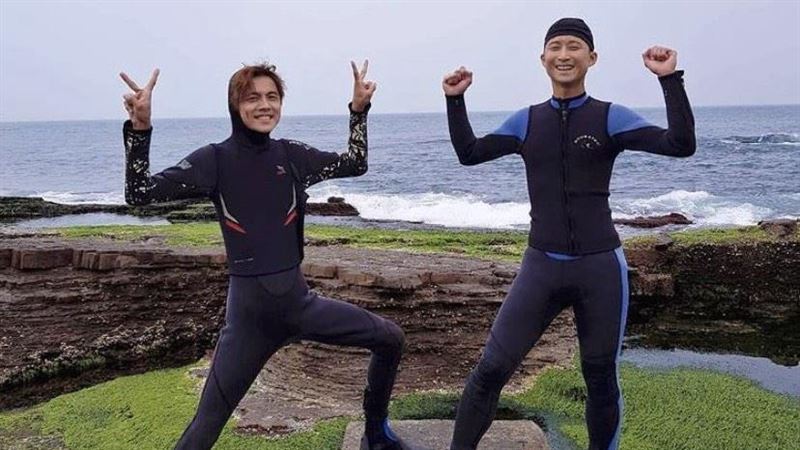跟上帛琉泡泡首發團　浩翔開心曬海照