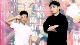 楊大正靠棒球和「兒子」李奕樵交心。（圖／華視提供）