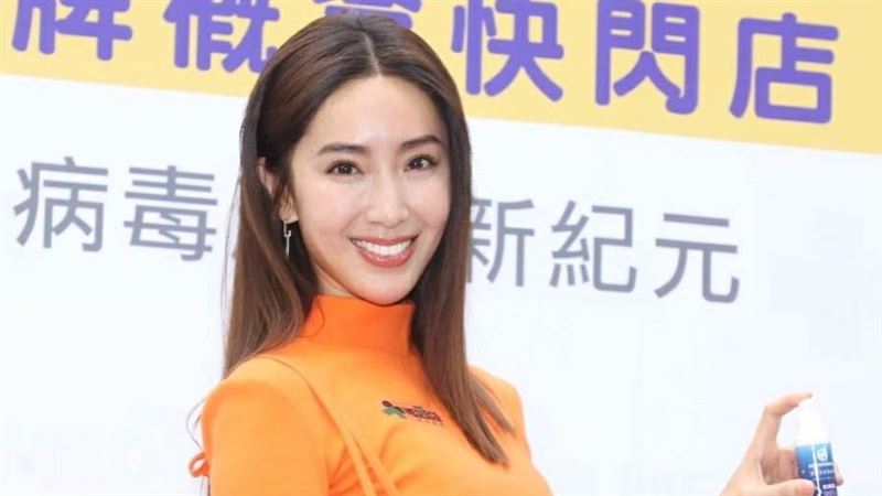 40歲隋棠牆上工作　中空曝腰瘦身材