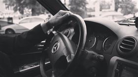 開車,駕駛,車禍,酒駕(翻攝自 Pixabay)