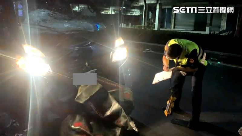 高雄小貨車碰撞機車　送報男噴飛不治