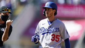 ▲貝林傑（Cody Bellinger）2分砲變成1分打點安打。（圖／美聯社／達志影像）