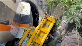 台鐵,太魯閣號,出軌,列車,乘客,死傷