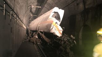 新／太魯閣出軌駕駛座毀　列車長獲救