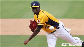 ▲中信兄弟先發投手德保拉。（圖／記者劉彥池攝影）