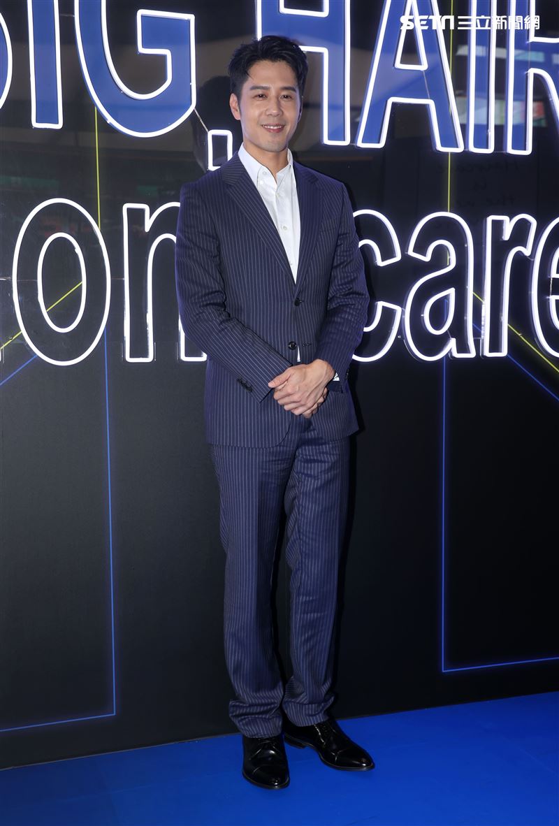 胡宇威法國頂級髮肌保養品牌一日店長。（記者邱榮吉/攝影）