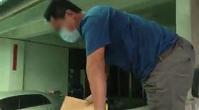 才裁定交保！李義祥「2小時湊50萬現金」　搭賓士快閃（圖／翻攝畫面）