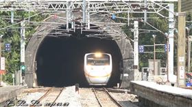 太魯閣408次列車出軌前10分鐘最後身影，司機員袁淳修、助理司機員江沛鋒，武塔站，(圖／鐵道迷林劭劭授權使用）