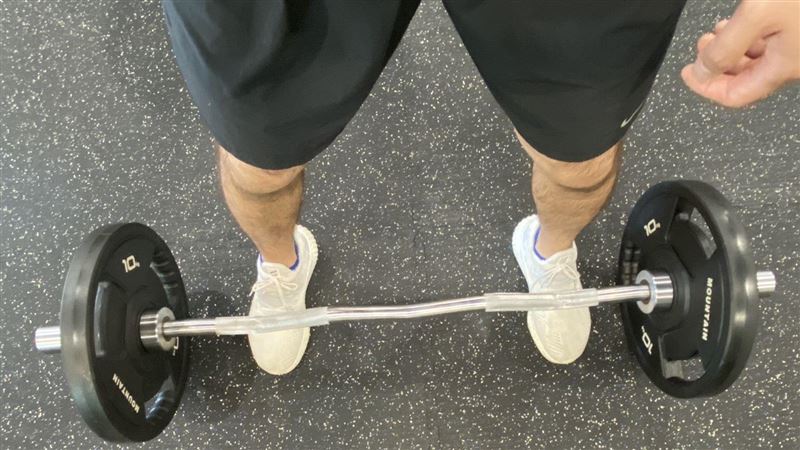 醫師表示，民眾在深蹲、硬舉、憋氣推舉時，若用力方式錯誤，導致腹壓瞬間暴增，久了會形成痔瘡。（示意圖／大千綜合醫院提供）