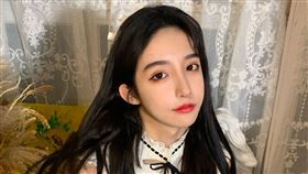 中國大陸網紅Abbily有「抖音最美偽娘」之稱號。微博