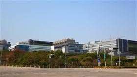 中部水情嚴峻  科技廠積極備戰中部水情嚴峻，中科園區總體節水率已提升到15%，並配合水利署及台水公司規劃，利用雲林與南投休耕的農業水井，在缺水緊急時刻，調派水車取水應急。中央社記者蘇木春攝  110年4月4日