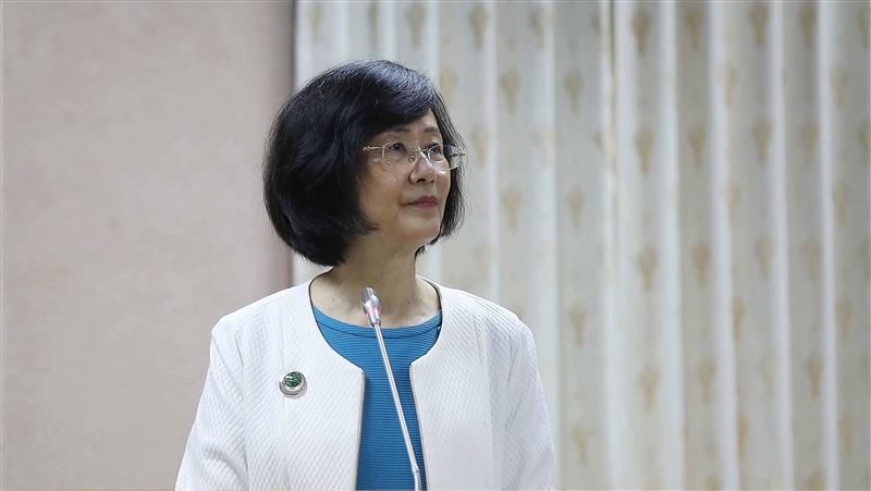 羅瑩雪抗癌之路：手術後休一天就工作