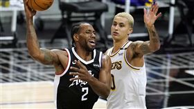 Kawhi Leonard率領快艇在洛城內戰中擊敗湖人。（圖／美聯社／達志影像）