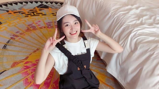 小林青霞登大人　18歲解放胸前春光