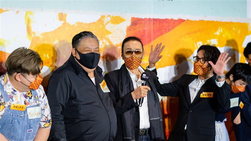 84歲謝賢需攙扶　豪語沒死繼續拍戲