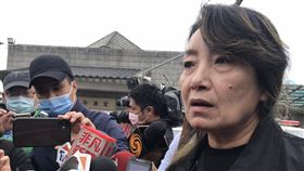 太魯閣號罹難者遺體修復團隊：心痛感覺難以平復台鐵太魯閣號事故釀重大死傷，「76行者遺體美容修復團隊」王薇君（右）指出，這項工作不在於修復的技術，遺體如何破碎都有方法解決，但是心痛感覺是隨著工作完成仍久久難以平復的。中央社記者李先鳳攝　110年4月5日