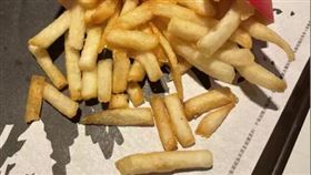 Ｄ能卡／薯條全是短的！她崩潰　網反讚爆：這更好吃。（圖／翻攝自Dcard）